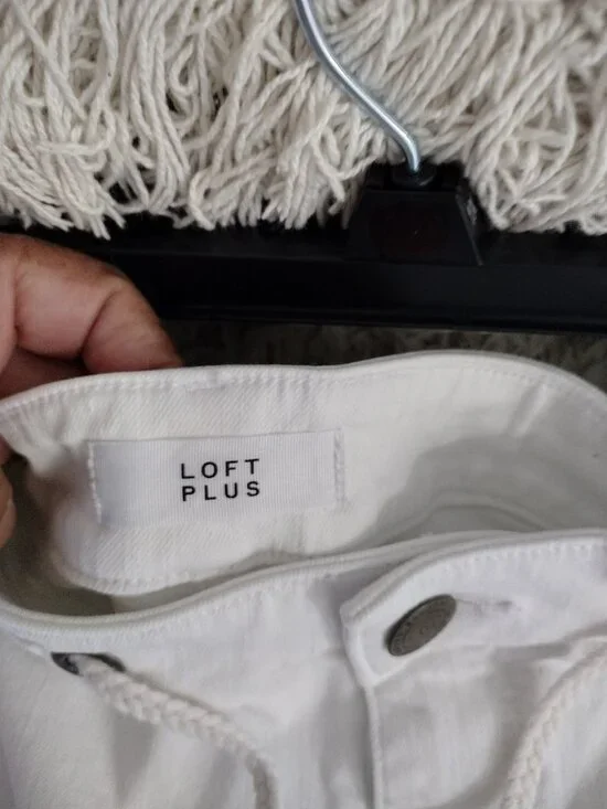 LOFT Plus Size 22 White Denim Shorts NWOT Drawstring Waist Frayed Hem Casual Sum - Picture 7 of 8